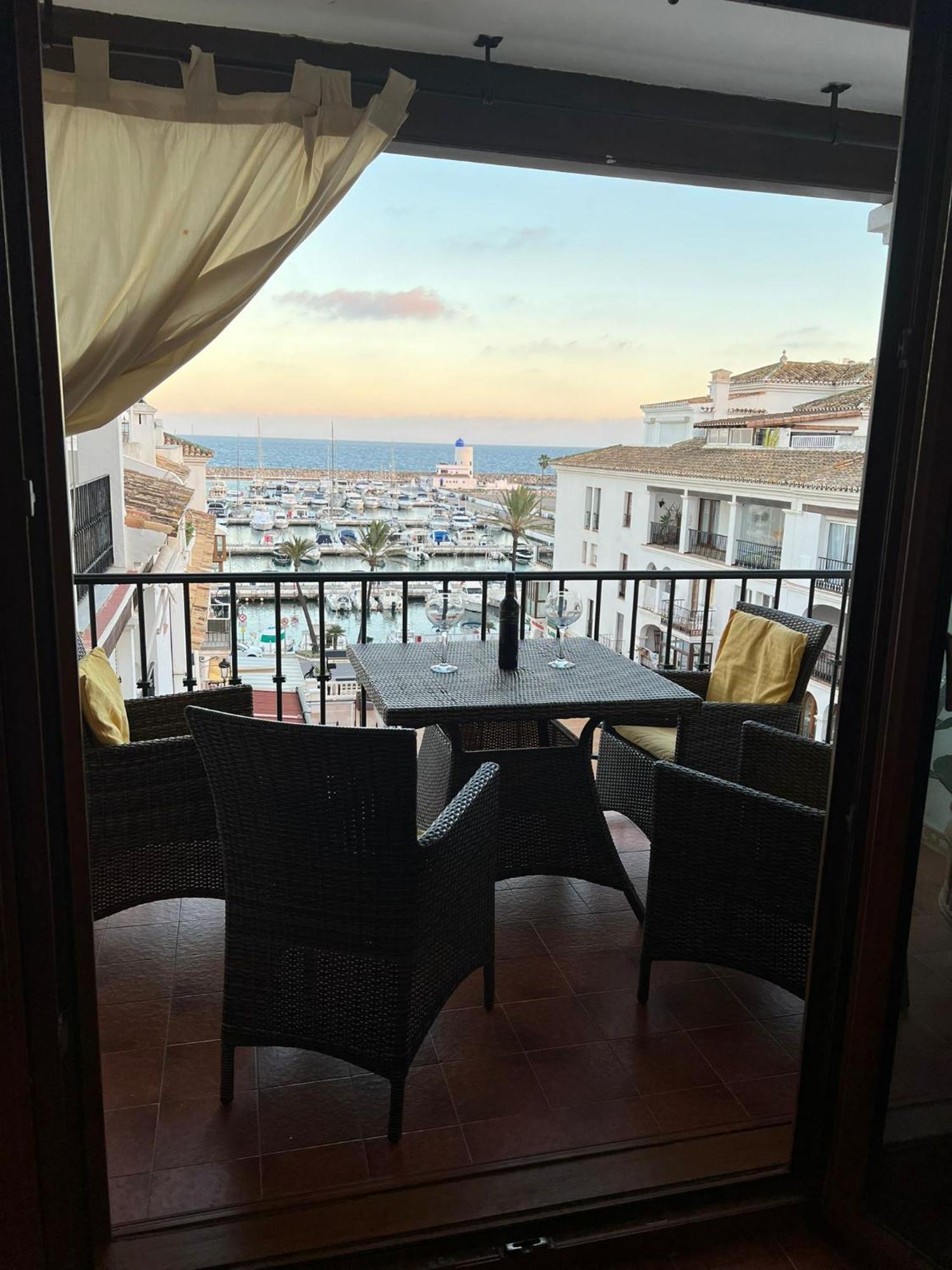 Cn-340 Suites Estepona Bagian luar foto