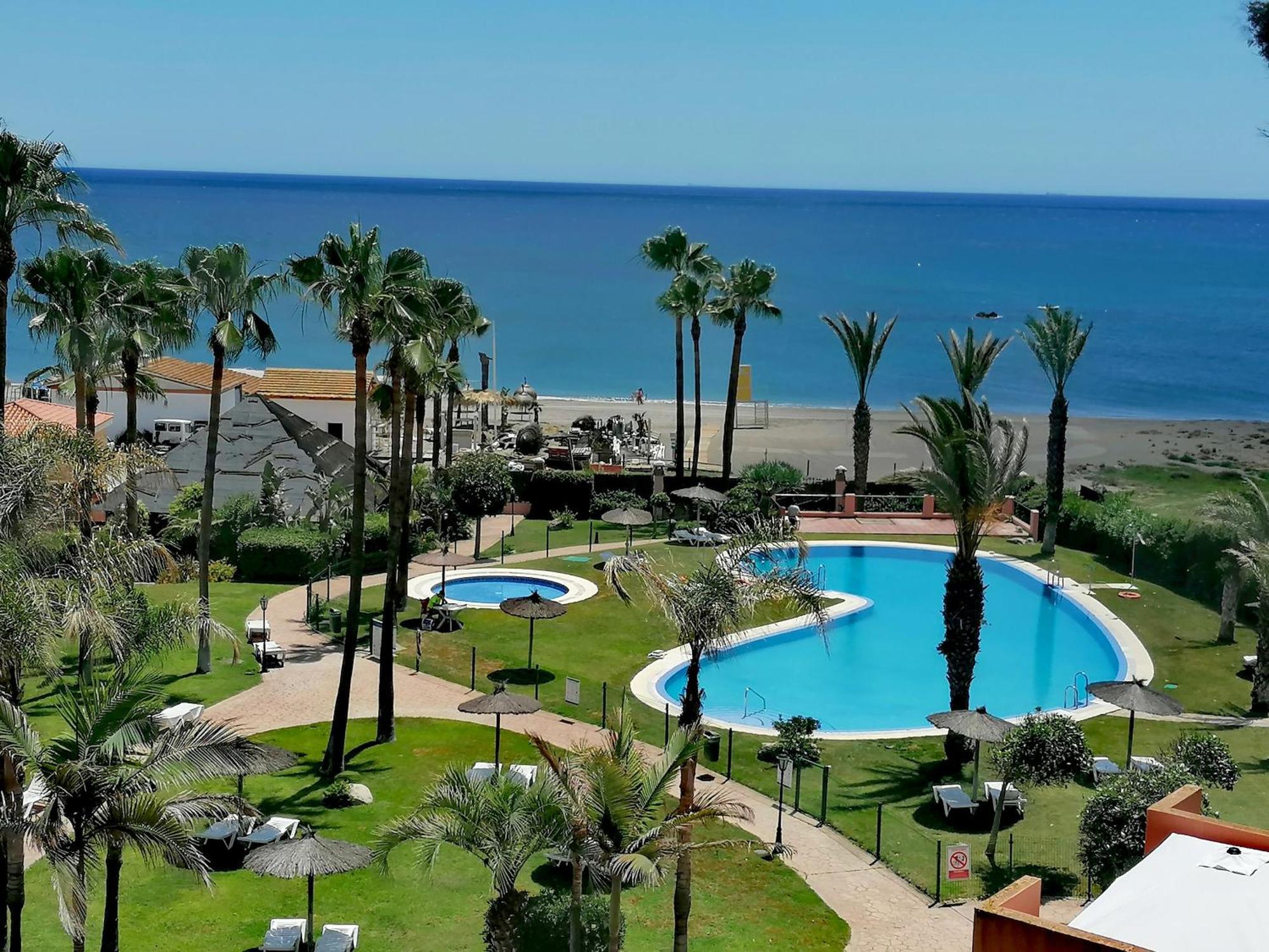 Cn-340 Suites Estepona Bagian luar foto